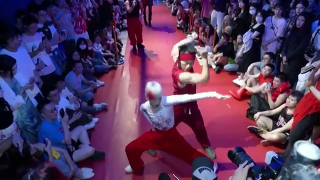 La comunidad LGTBI en Shangh&aacute;i se apoya en el "voguing" para escapar de la creciente represi&oacute;n a la que se ven sometidos