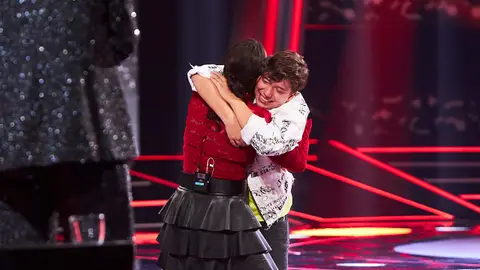 ¡Sorpresa en ‘La Voz Kids’! El público elige a Alfonso como semifinalista del equipo Rosario ¡Sorpresa en ‘La Voz Kids’! El público elige a Alfonso como semifinalista del equipo Rosario