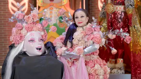 Alaska responde las preguntas de el 'Test Imposible' Alaska responde las preguntas de el 'Test Imposible'