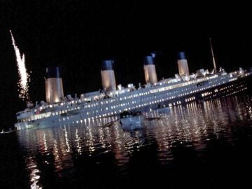 El hundimiento del Titanic en la pel&iacute;cula de James Cameron