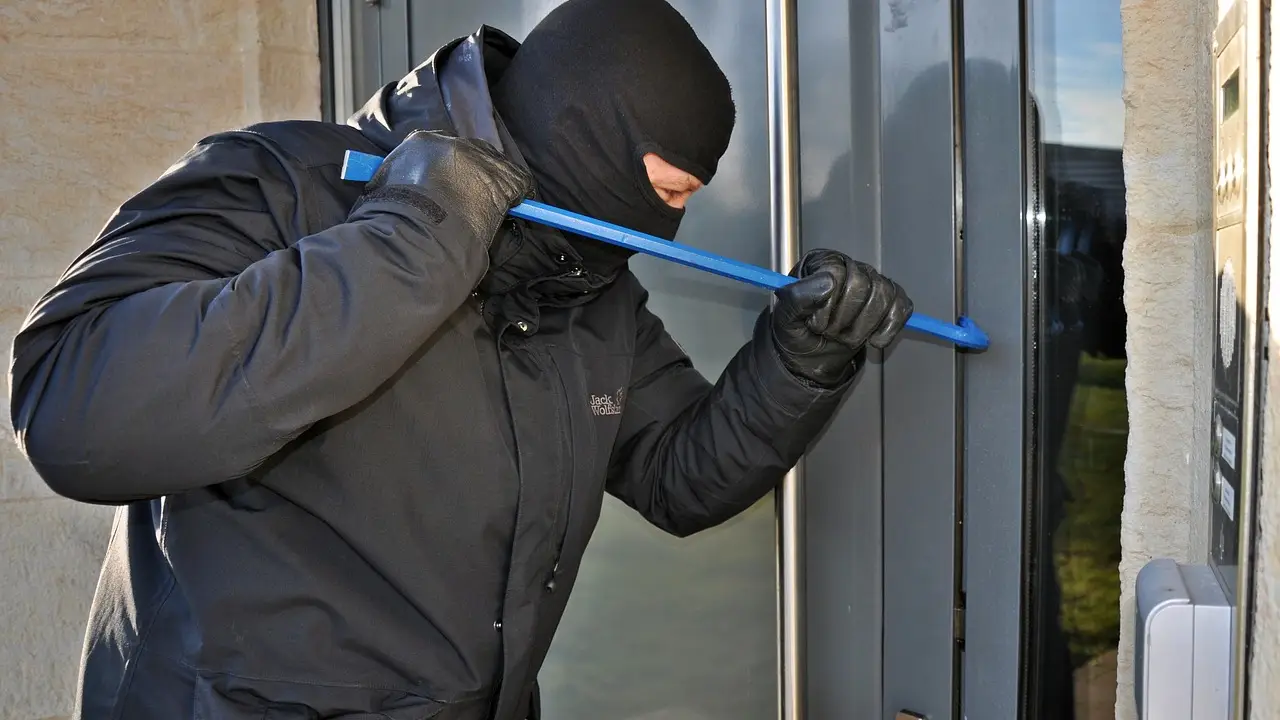&iquest;Qu&eacute; es la t&aacute;ctica del felpudo con la que puedes evitar que entren ladrones a tu casa?