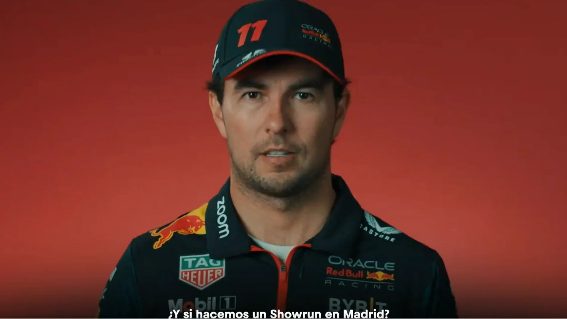 Checo Pérez en el anuncio de Red Bull en Madrid