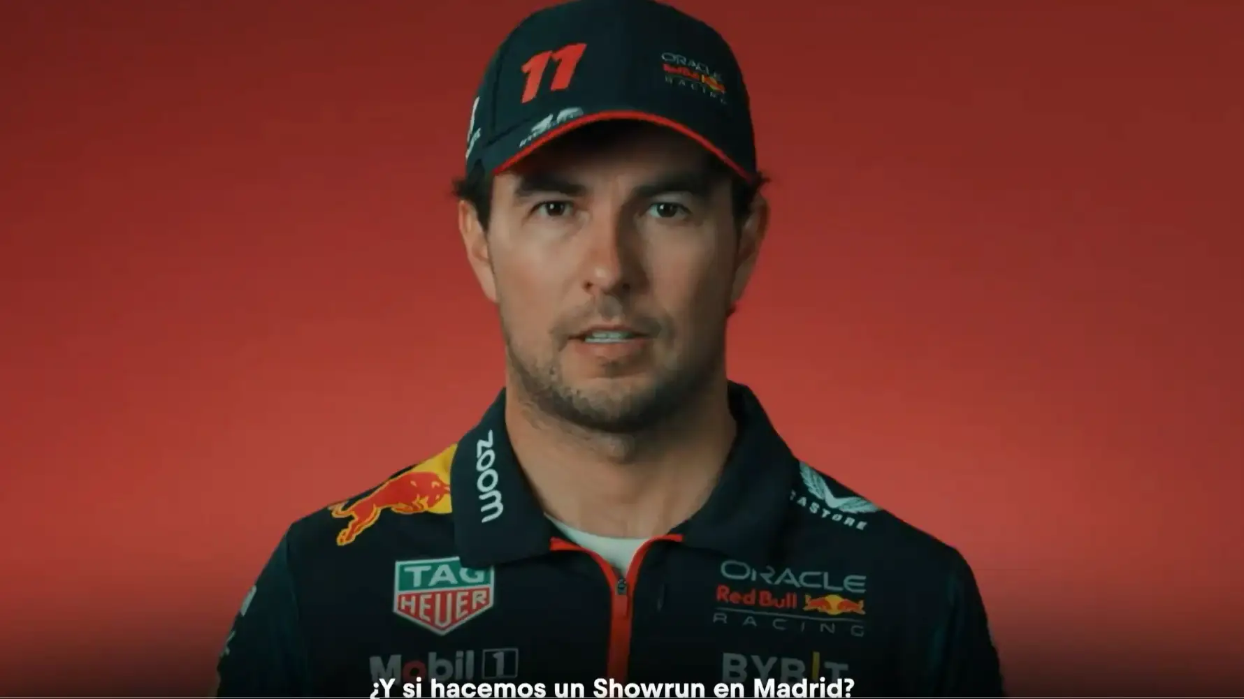 Checo Pérez en el anuncio de Red Bull en Madrid Checo Pérez en el anuncio de Red Bull en Madrid
