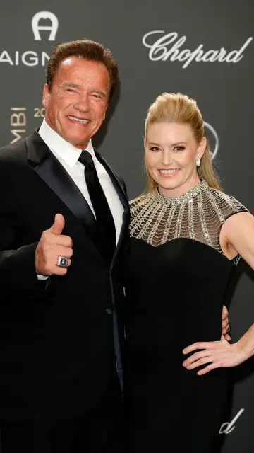 Arnold Schwarzenegger con su novia Heather Milligan Arnold Schwarzenegger con su novia Heather Milligan