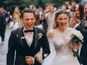 Cihan Şimşek, Oğulcan en ‘Hermanos’, se casa… ¡arropado por todo el elenco de la serie! Cihan Şimşek, Oğulcan en ‘Hermanos’, se casa… ¡arropado por todo el elenco de la serie!