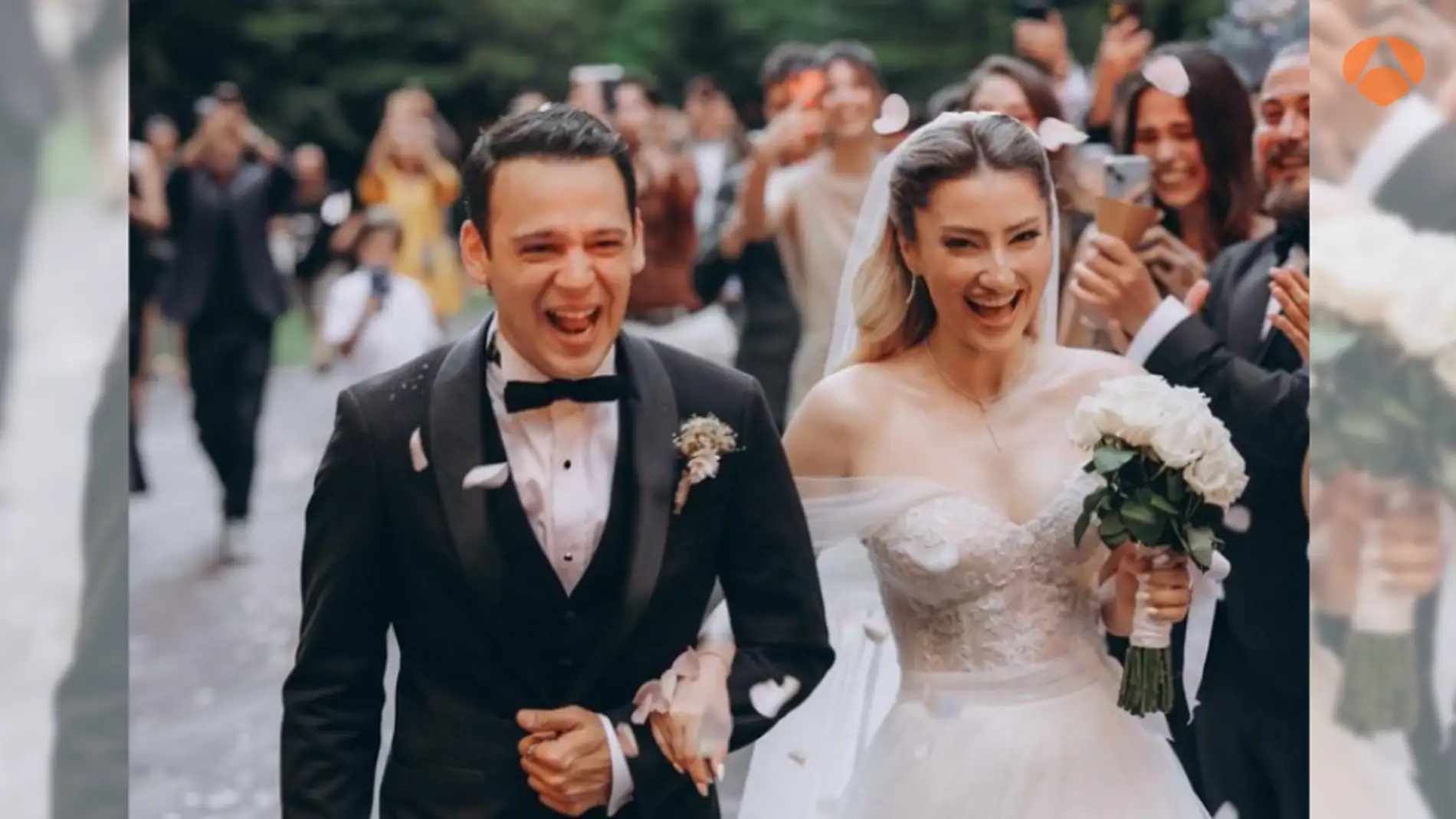 Cihan Şimşek, Oğulcan en ‘Hermanos’, se casa… ¡arropado por todo el elenco de la serie!
