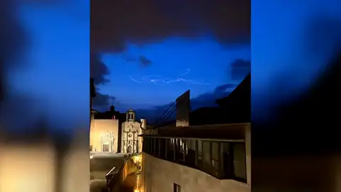 Unas extrañas marcas aparecen en los cielos de España y Francia Unas extrañas marcas aparecen en los cielos de España y Francia