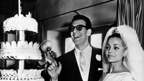 Carmen Sevilla y Augusto Algueró en su boda