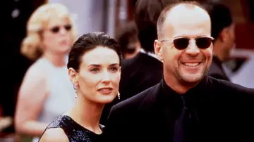 Demi Moore y Bruce Willis en los Premios Emmy de 1997
