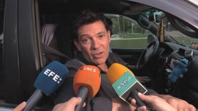 El hijo de Carmen Sevilla responde a las críticas por no velar a su madre: 