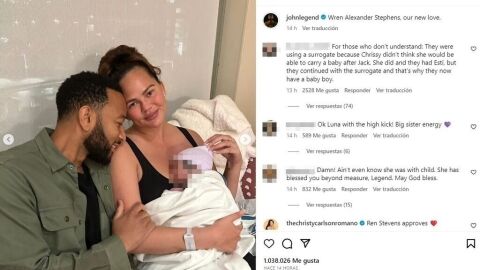 Chrissy Teigen y John Legend con su cuarto hijo