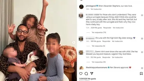 John Legend con sus cuatro hijos John Legend con sus cuatro hijos