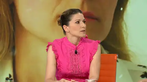 Rosario aún vive con el miedo de ser asesinada por su familia: "Todavía tengo moratones por el intento de atropello del otro día" Rosario aún vive con el miedo de ser asesinada por su familia: "Todavía tengo moratones por el intento de atropello del otro día"