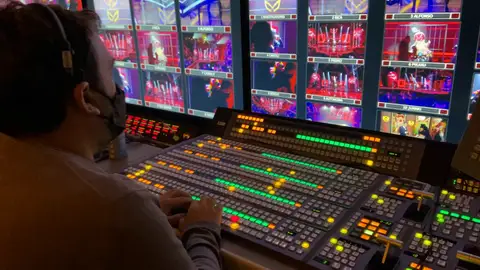 Así funciona 'Mask Singer' por dentro: Nos adentramos en el "corazón del cuerpo humano" Así funciona 'Mask Singer' por dentro: Nos adentramos en el "corazón del cuerpo humano"