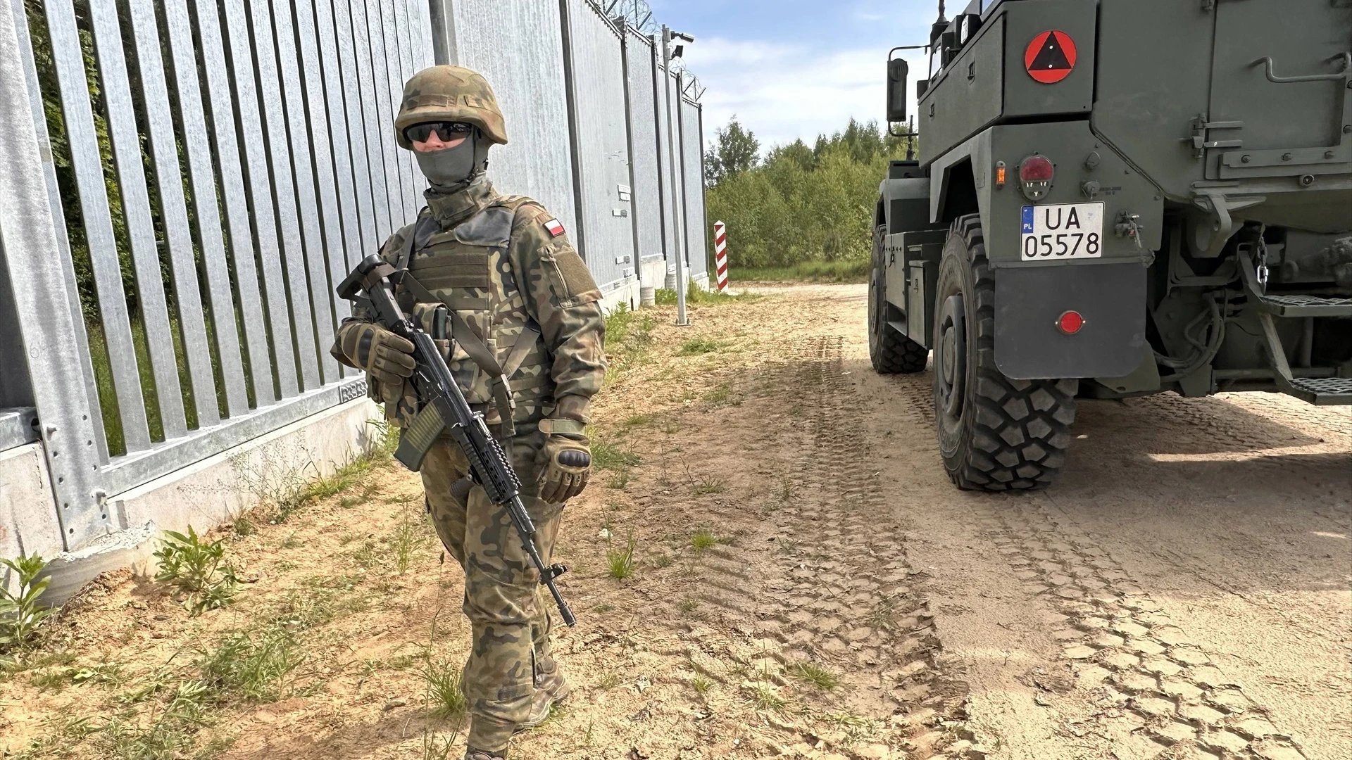 Imagen de un soldado en la frontera en Polonia Imagen de un soldado en la frontera en Polonia