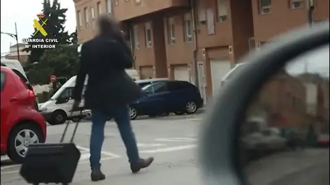 La Guardia Civil detiene al presunto timador en Villena, Alicante La Guardia Civil detiene al presunto timador en Villena, Alicante