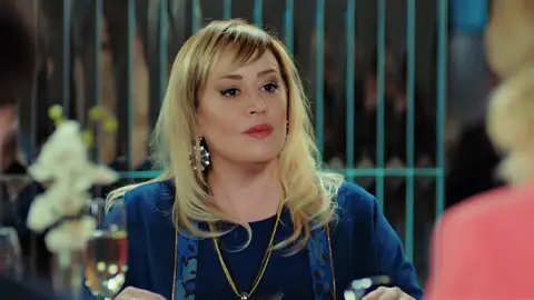 ¡Llueven los zascas!: Asuman y Zerrin se enfrentan por defender a su familia ¡Llueven los zascas!: Asuman y Zerrin se enfrentan por defender a su familia