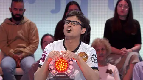 La sufrida forma de Moisés para acertar las canciones en ‘La Pista’: “Me desespera” La sufrida forma de Moisés para acertar las canciones en ‘La Pista’: “Me desespera”