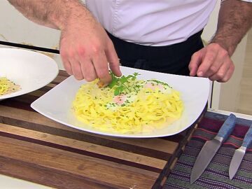 Receta de Joseba Arguiñano: Pasta carbonara con huevo poché
