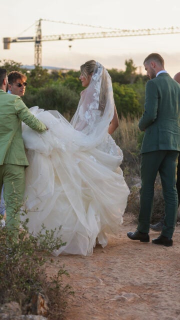 Edurne y David de Gea haciéndose fotos en su boda 