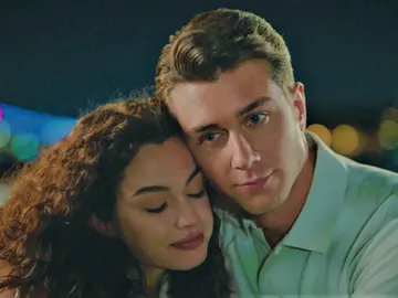 ¡Menuda sorpresa!: Doruk le pide perdón a Asiye con una inolvidable cena romántica ¡Menuda sorpresa!: Doruk le pide perdón a Asiye con una inolvidable cena romántica