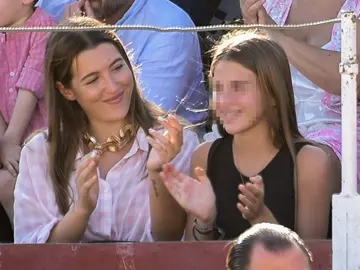 Alba Díaz y su hermana Triana Alba Díaz y su hermana Triana