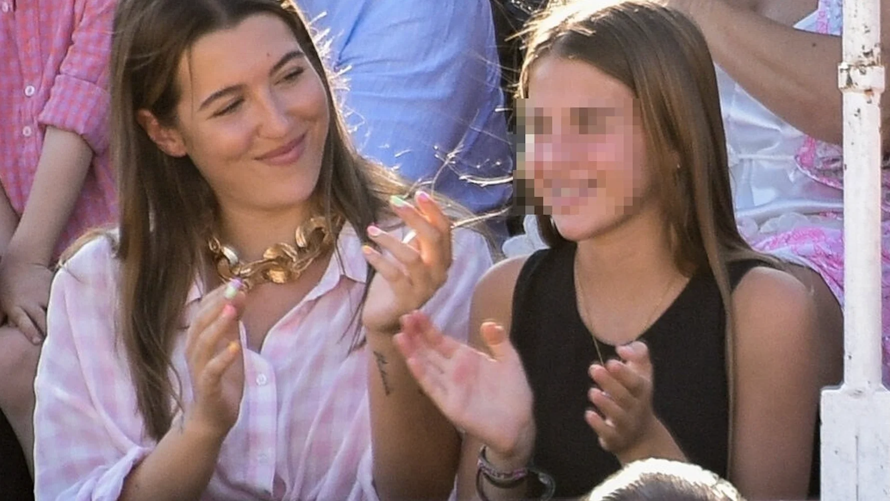 Alba D&iacute;az y su hermana Triana
