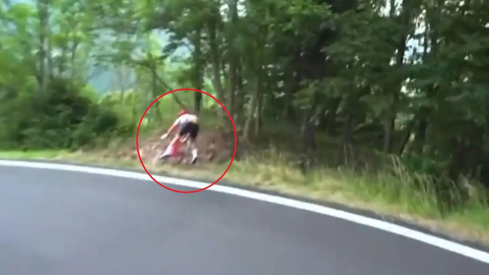 Terrible ca&iacute;da de la ciclista Longo Borghini en el Giro Donne