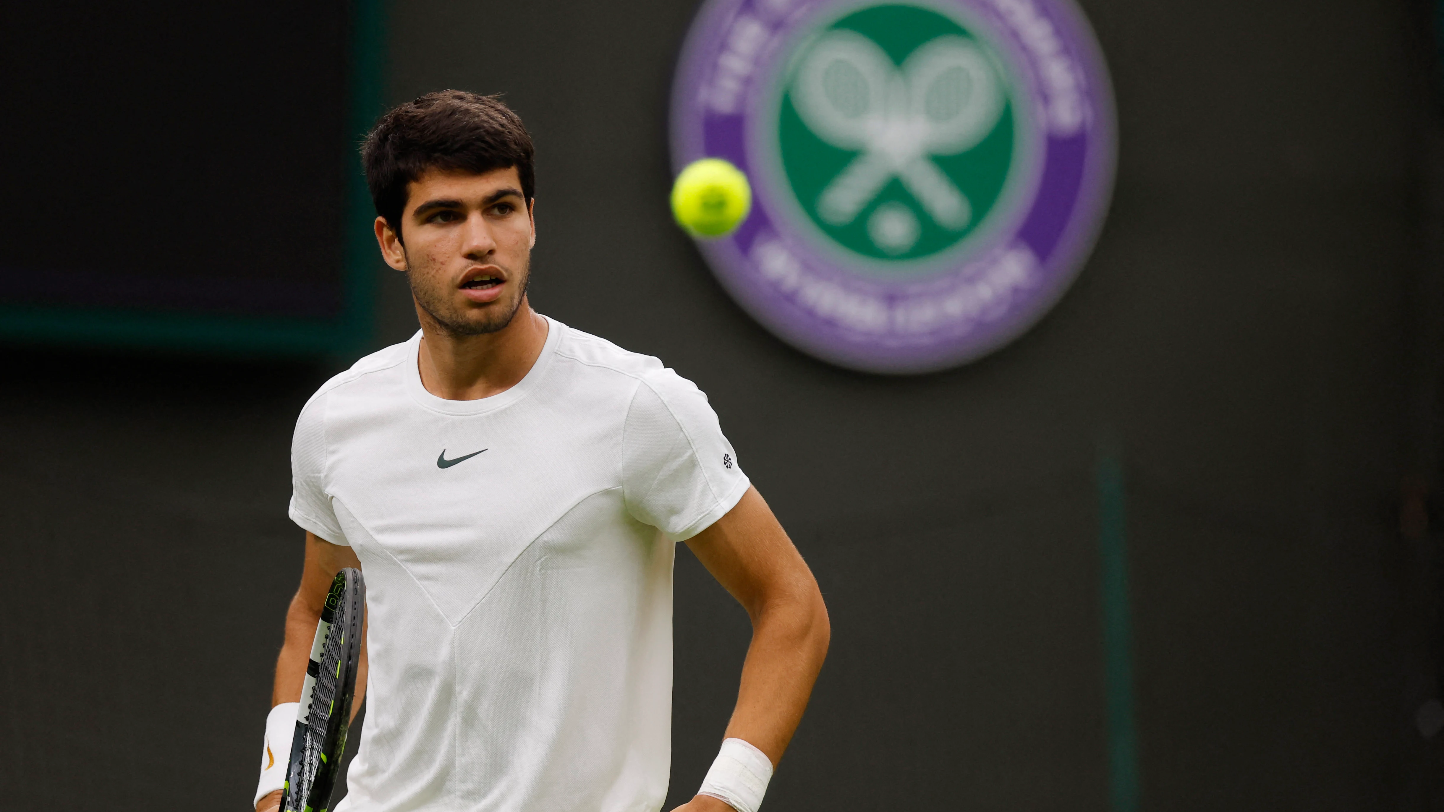 Carlos Alcaraz, en su estreno en Wimbledon 2023