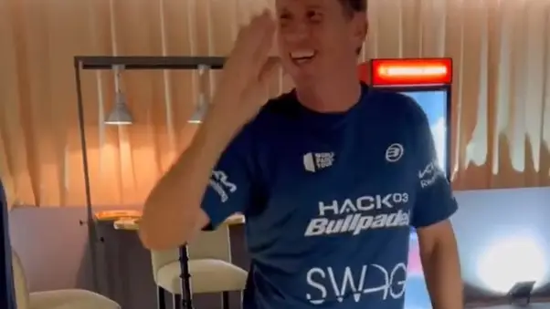 Paquito Navarro y su baile en el Valencia Open de pádel Paquito Navarro y su baile en el Valencia Open de pádel