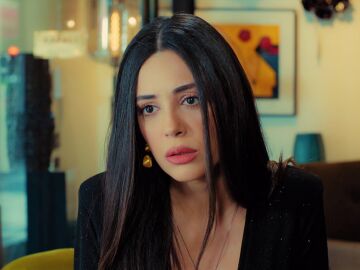 Elif se mete en la relación entre Zeynep y Alihan:” Ha engañado a todas las novias que ha tenido”