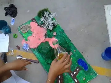Niños pintando Niños pintando