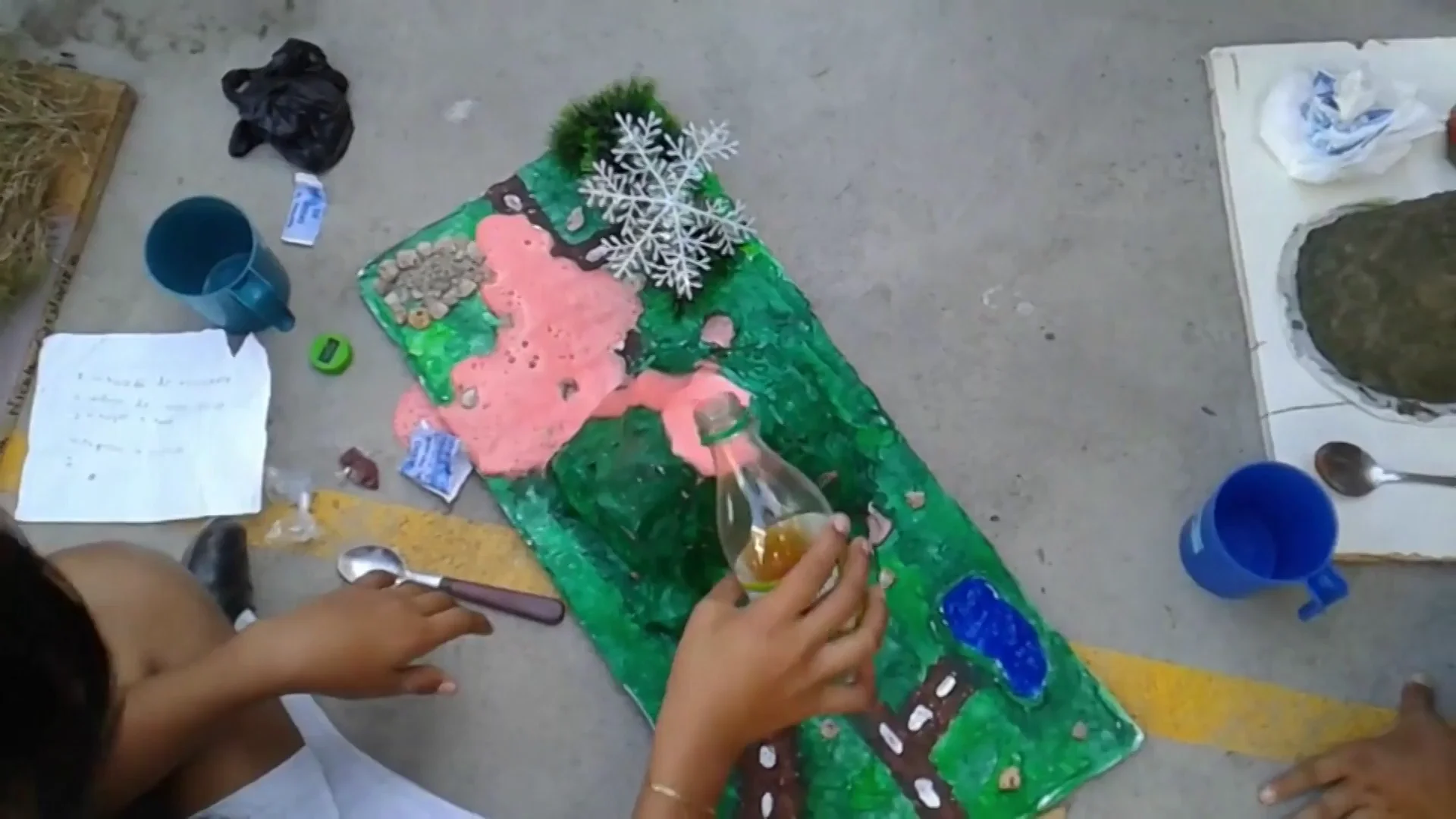 Niños pintando Niños pintando