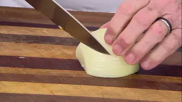 Arguiñano cortando cebolla