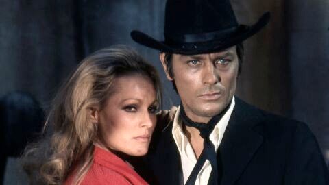 Ursula Andress y Alain Delon