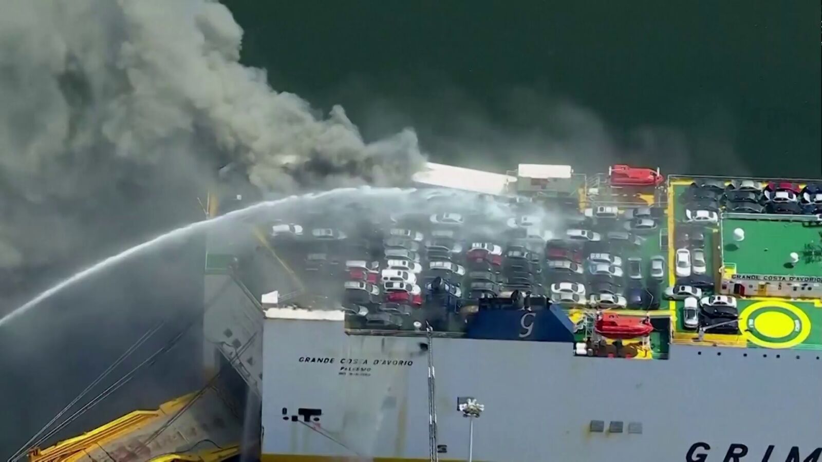 Video: dos bomberos muertos y cinco heridos en un incendio en Nueva Jersey