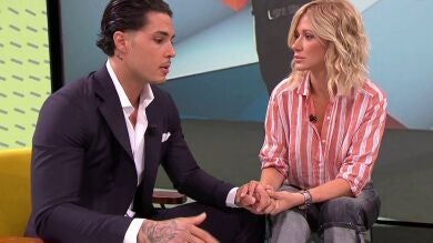 Carlo Costanzia, una infancia marcada por las drogas y la depresión: 