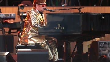 Foto de archivo del pasado junio del cantante Elton John, que ha terminado su gira de despedida en Estocolmo, cuando tocó dentro de la misma gira en el Festival de Glastonbury.