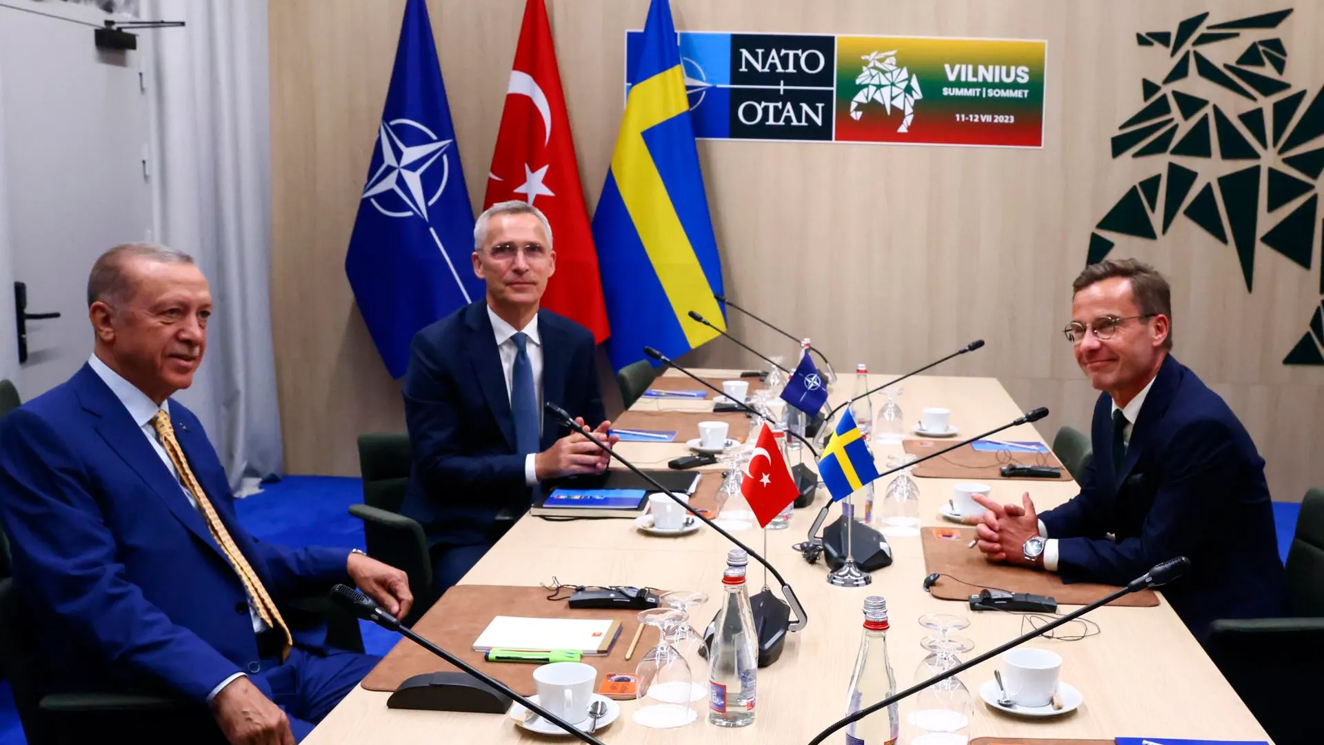Jens Stoltenberg, Tayyip Erdogan y Ulf Kristersson Jens Stoltenberg, Tayyip Erdogan y Ulf Kristersson