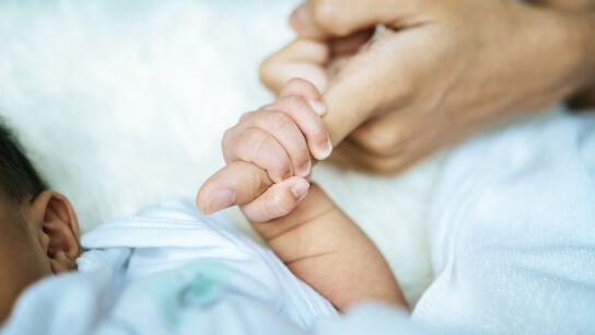 Un beb&eacute; en el hospital