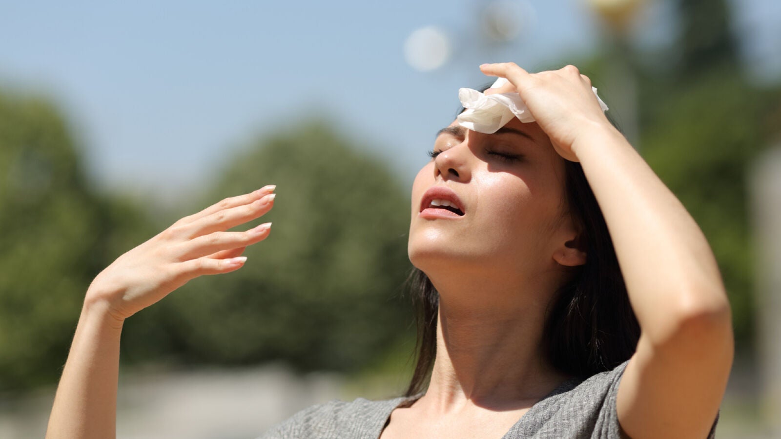 Consejos de la OCU para soportar la ola de calor en España