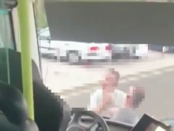 El vídeo de la agresión al conductor de una guagua en Gran Canaria