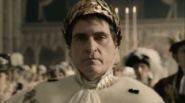 Joaquin Phoenix como Napoleón Bonaparte en la película de Ridley Scott