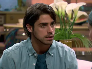 Andrea confiesa sus sentimientos a Ciriaco: “¿Y si yo te siguiera queriendo como antes?” Andrea confiesa sus sentimientos a Ciriaco: “¿Y si yo te siguiera queriendo como antes?”