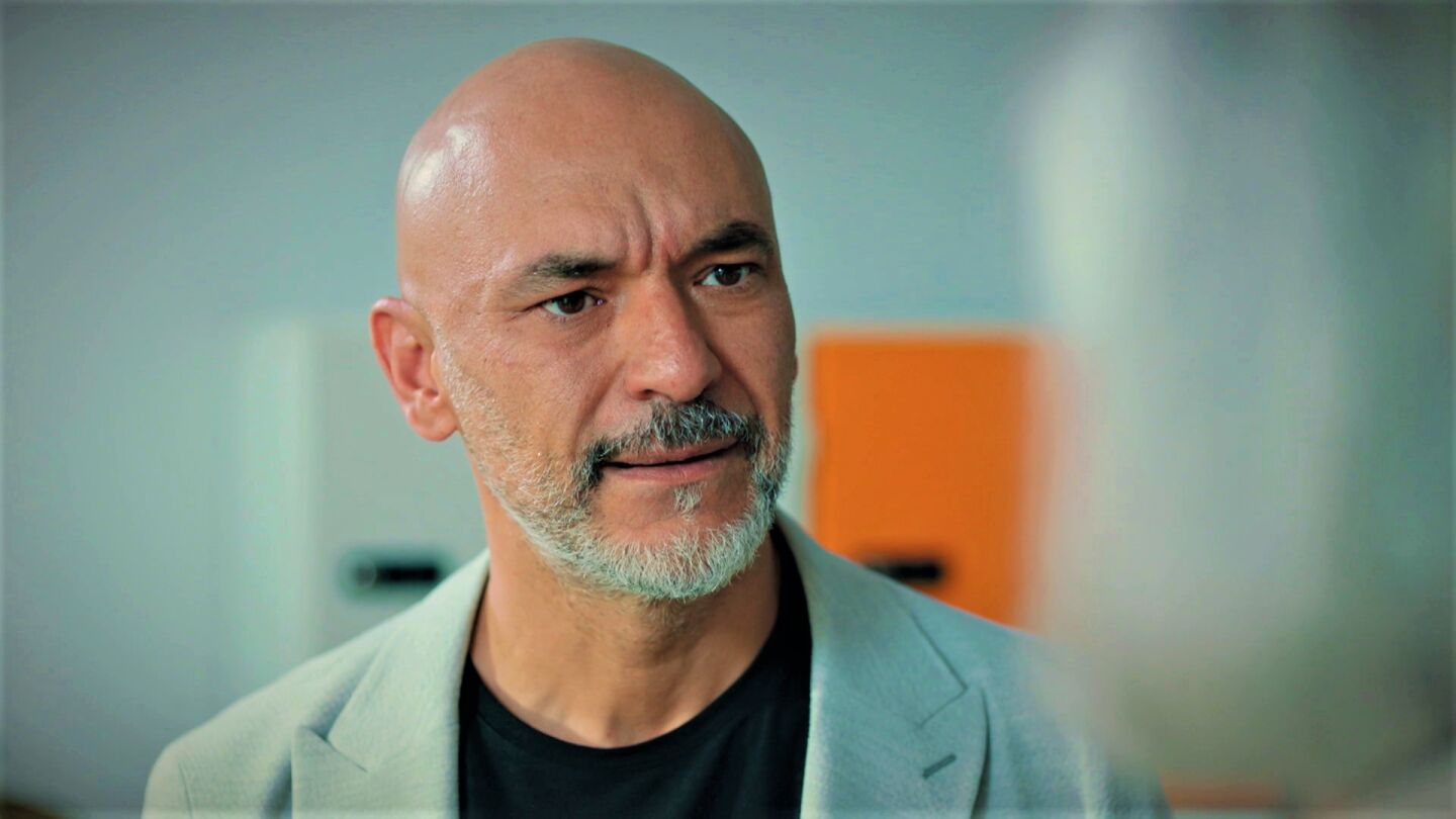 La señora Sevgi le confiesa la verdad a Ahmet: "Ömer es tu hijo" 