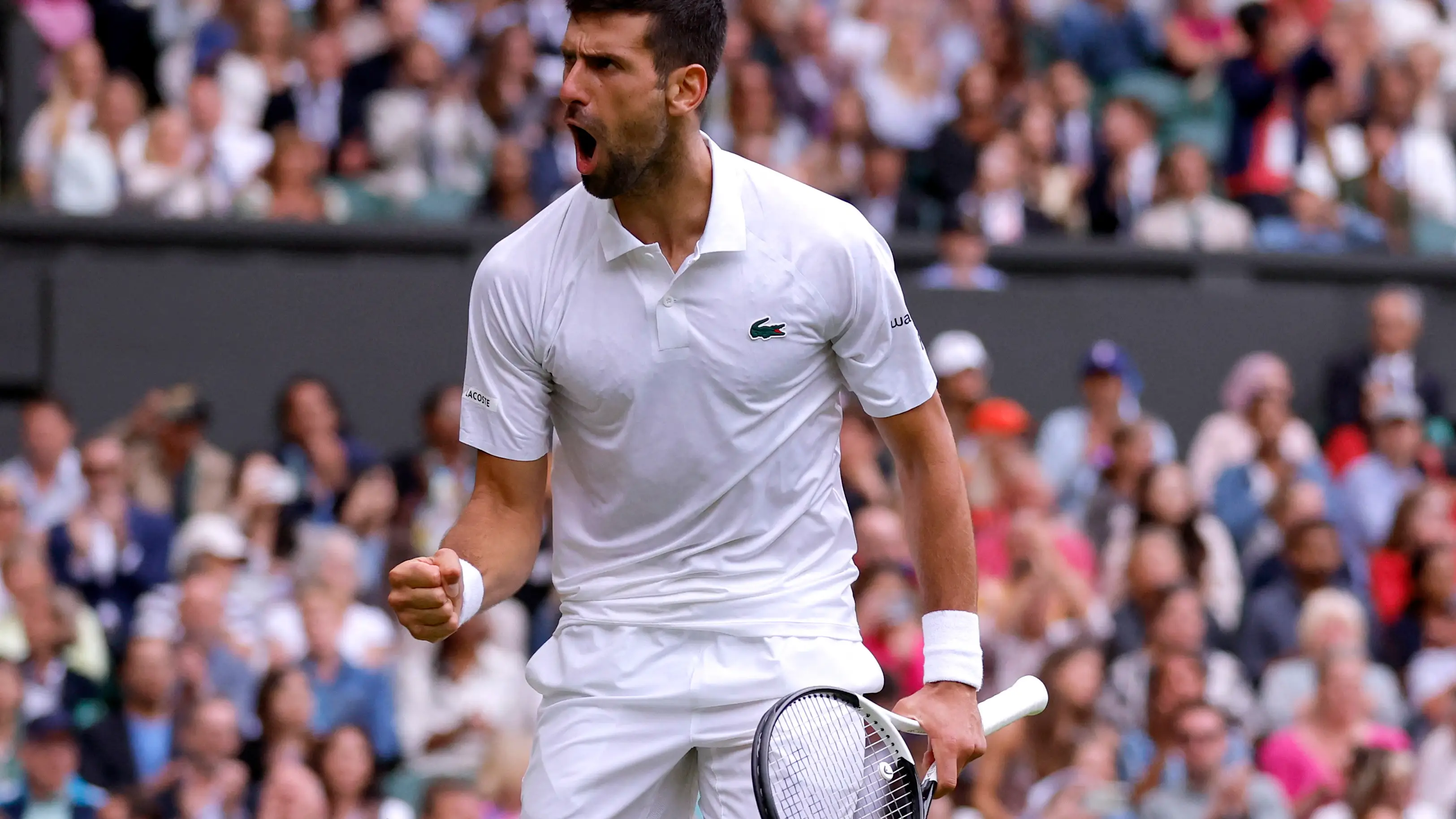 Djokovic celebra un punto ante Andrey Rublev Djokovic celebra un punto ante Andrey Rublev