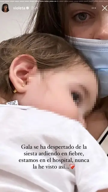 Violeta acude al hospital con su hija Gala Violeta acude al hospital con su hija Gala
