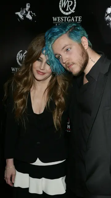 Lisa Marie Presley y su hijo Benjamin Keough Lisa Marie Presley y su hijo Benjamin Keough