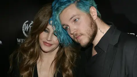 Lisa Marie Presley y su hijo Benjamin Keough Lisa Marie Presley y su hijo Benjamin Keough