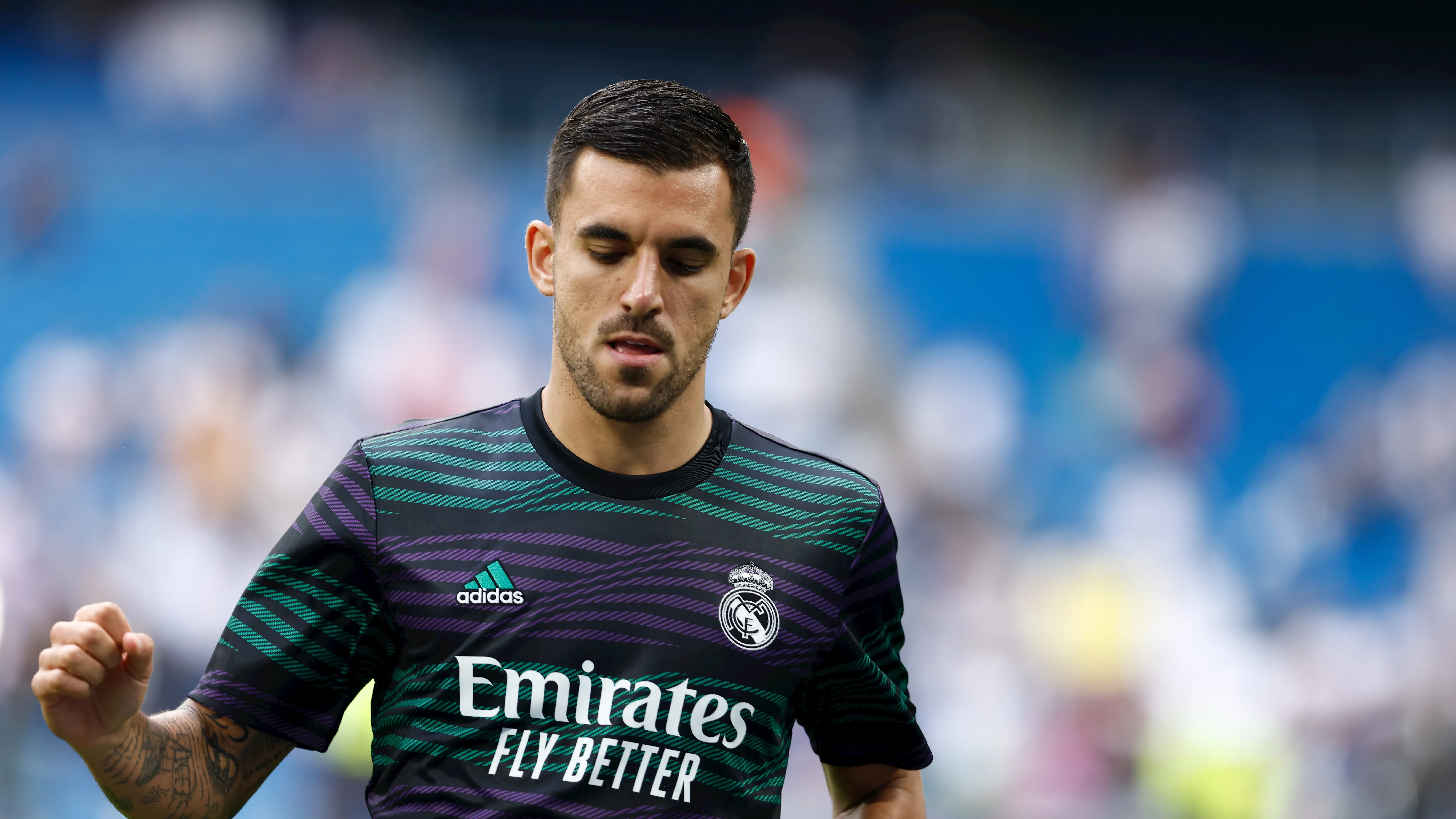 Dani Ceballos calienta durante un partido de la Liga Santander Dani Ceballos calienta durante un partido de la Liga Santander